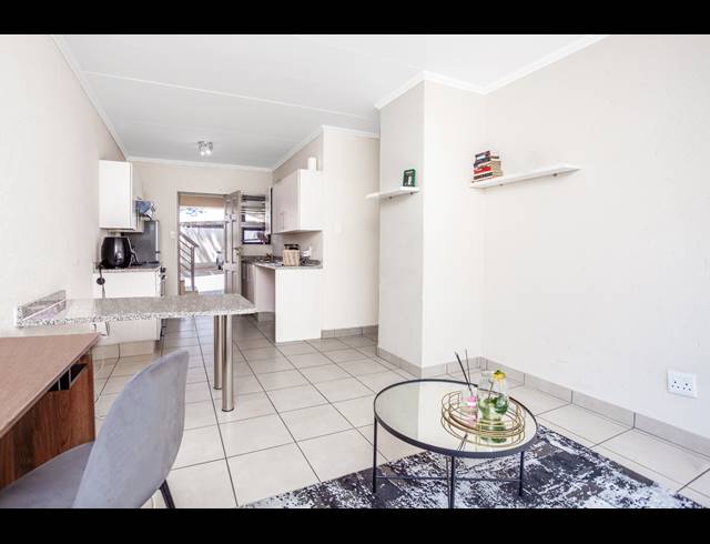 1 BEDROOM APARTMENT FOR SALE IN BEVERLEY
